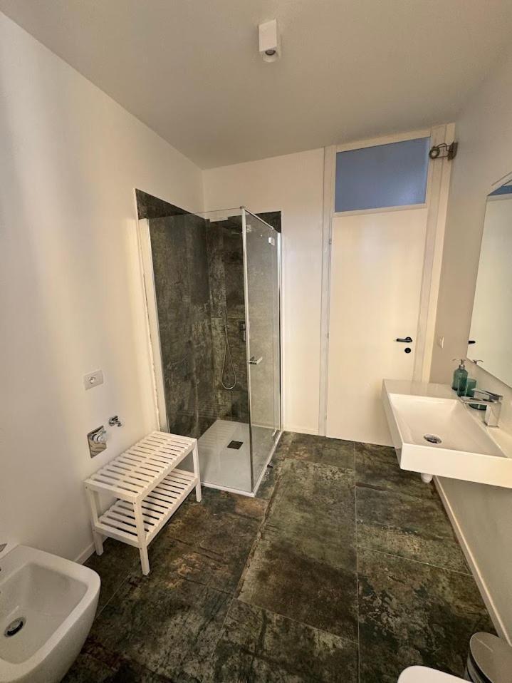 פסקיארה דל גארדה La Torretta Apartment מראה חיצוני תמונה