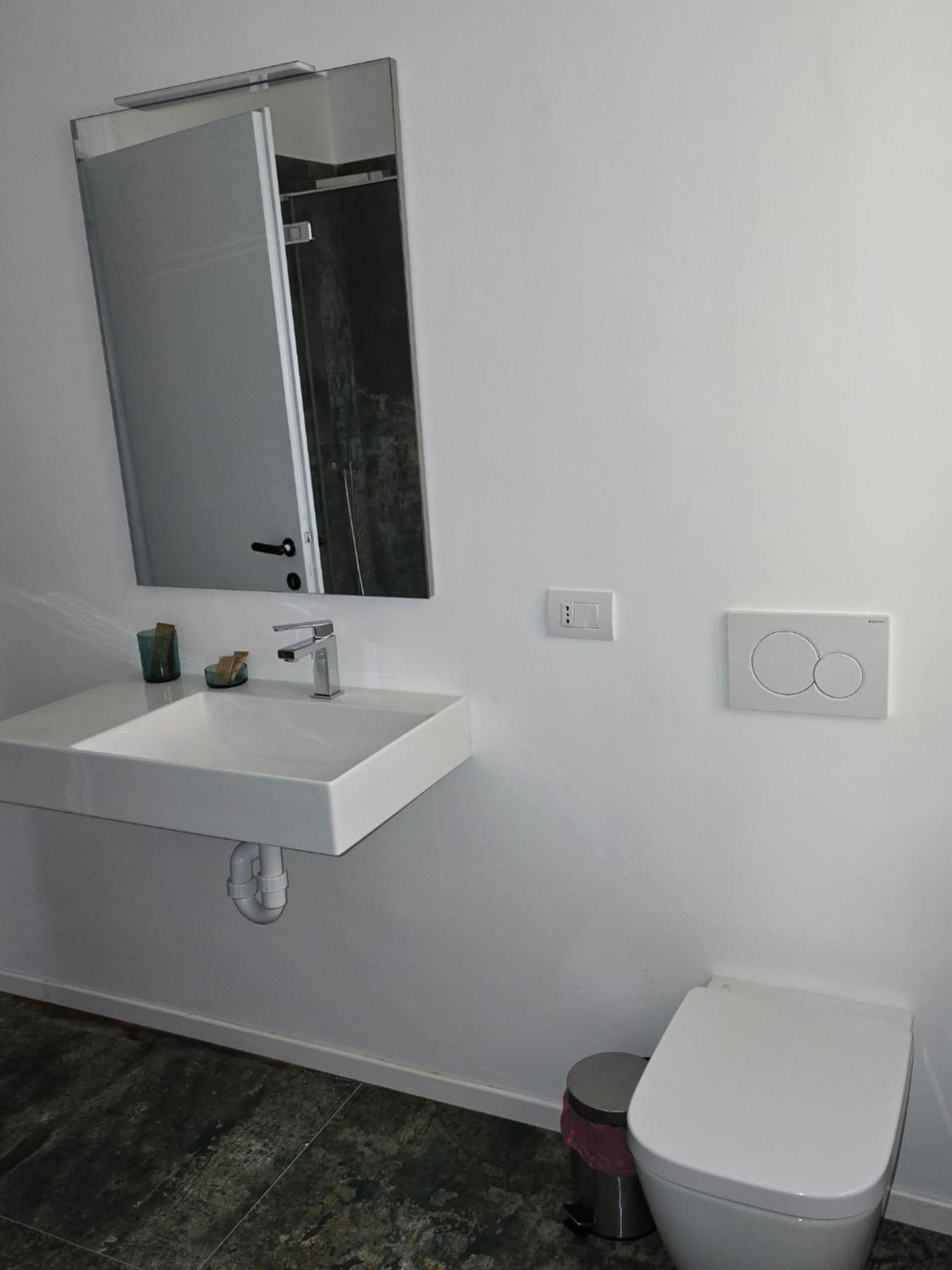 פסקיארה דל גארדה La Torretta Apartment מראה חיצוני תמונה