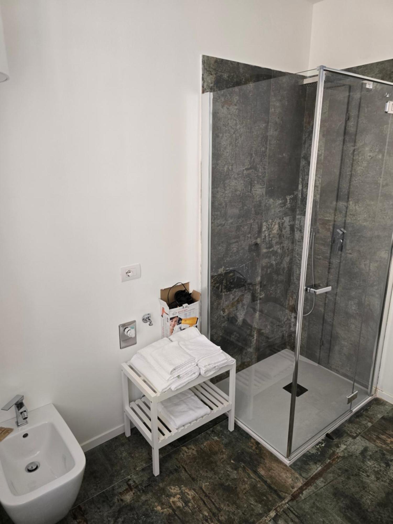 פסקיארה דל גארדה La Torretta Apartment מראה חיצוני תמונה