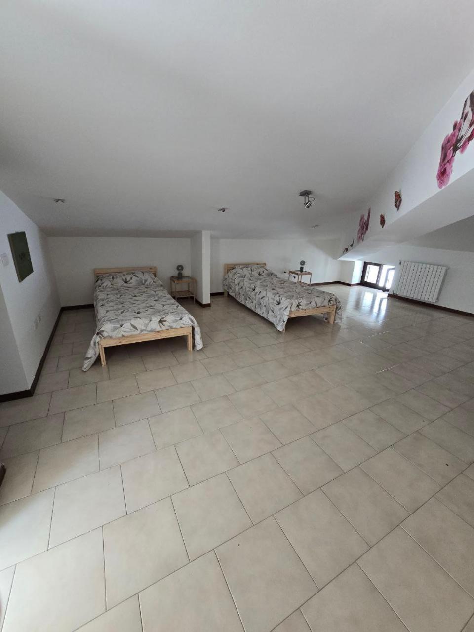 פסקיארה דל גארדה La Torretta Apartment מראה חיצוני תמונה