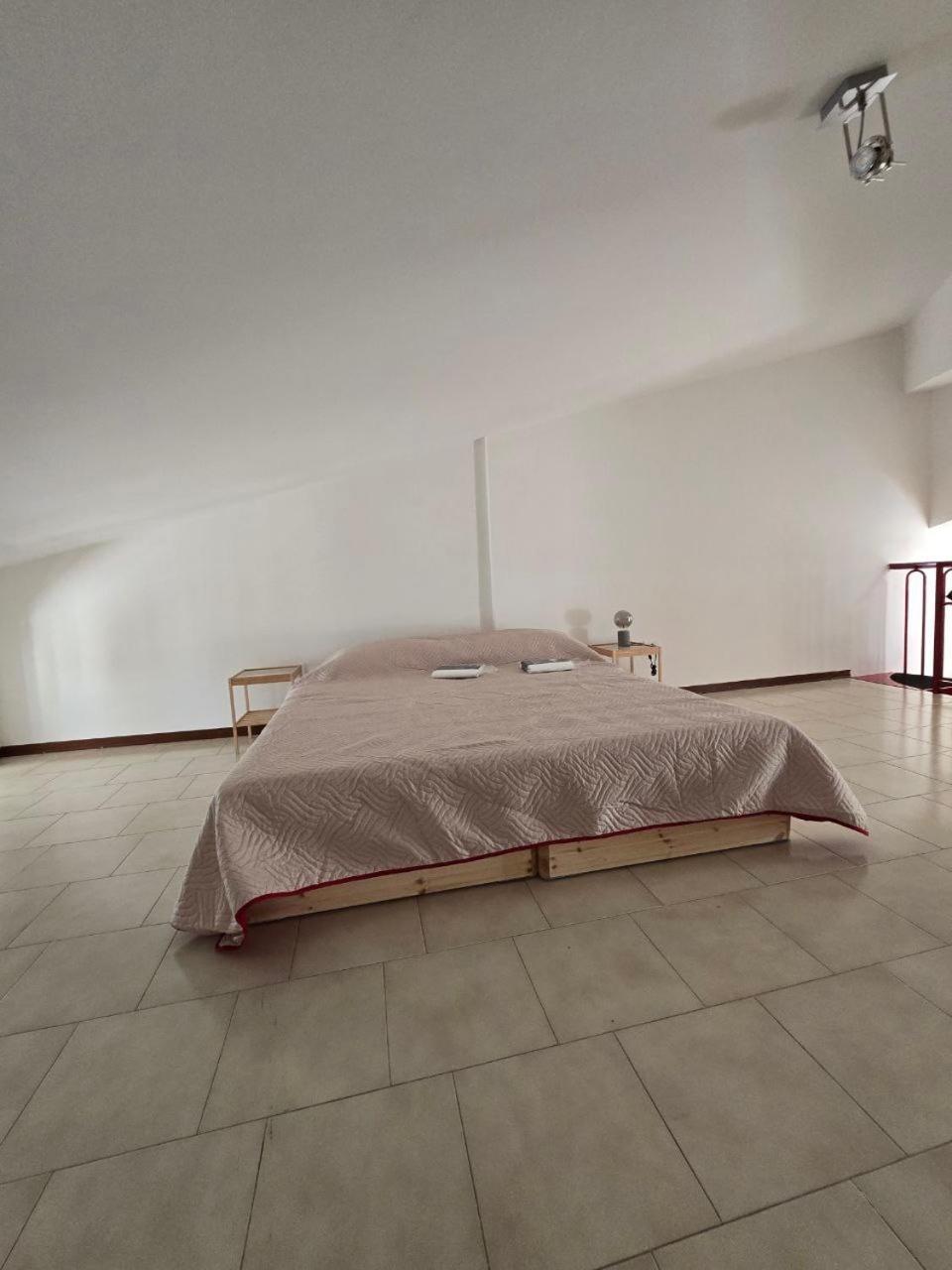 פסקיארה דל גארדה La Torretta Apartment מראה חיצוני תמונה