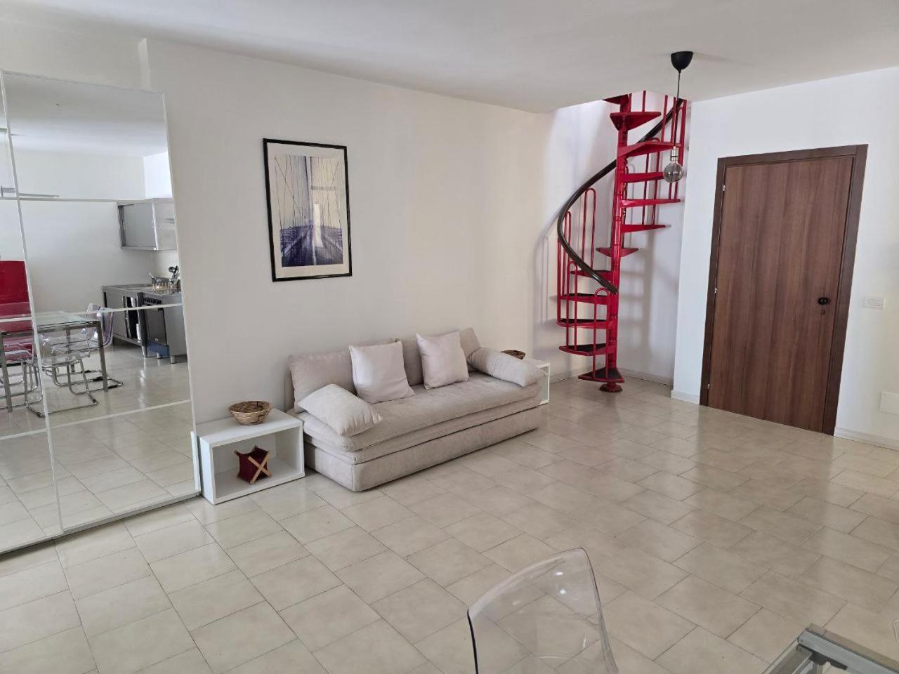 פסקיארה דל גארדה La Torretta Apartment מראה חיצוני תמונה